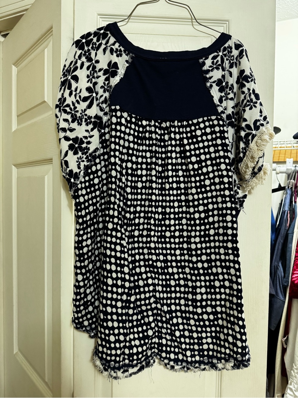 Women's Black & White Mixed-Print Short Sleeve Top